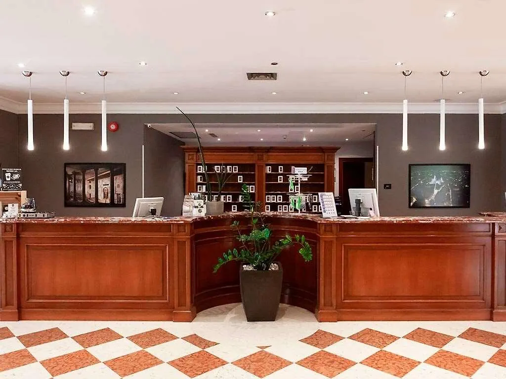 Shg Hotel De La Ville Vicenza 4*,