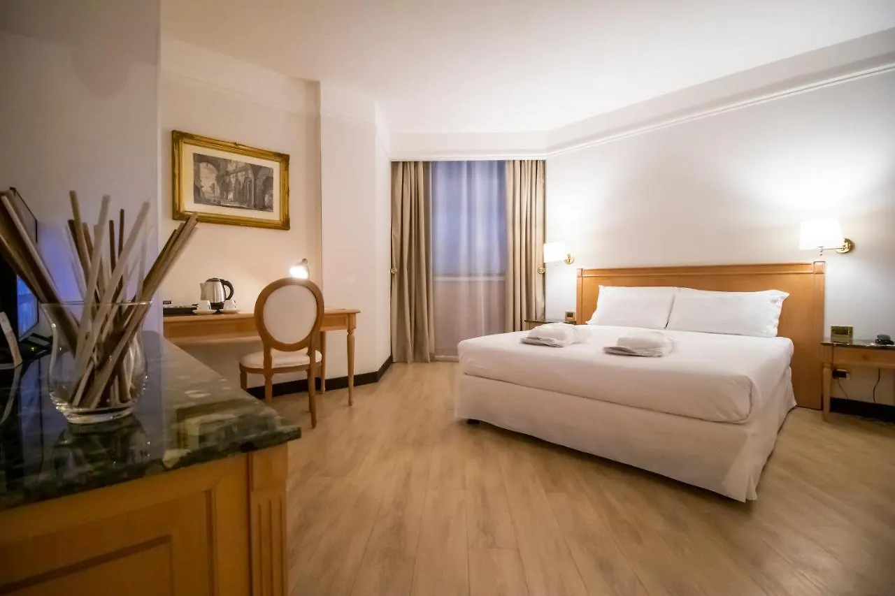 Shg Hotel De La Ville Vicenza 4*,  Italy